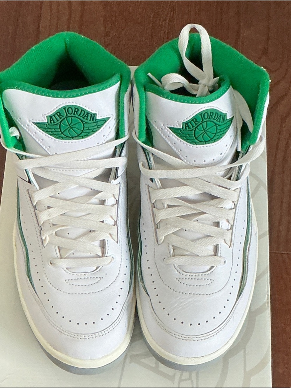 Nike Men’s Air Jordan 2 Retro “Lucky Green” - 9.5 - Pre-Owned with Box - Picture 4 of 8